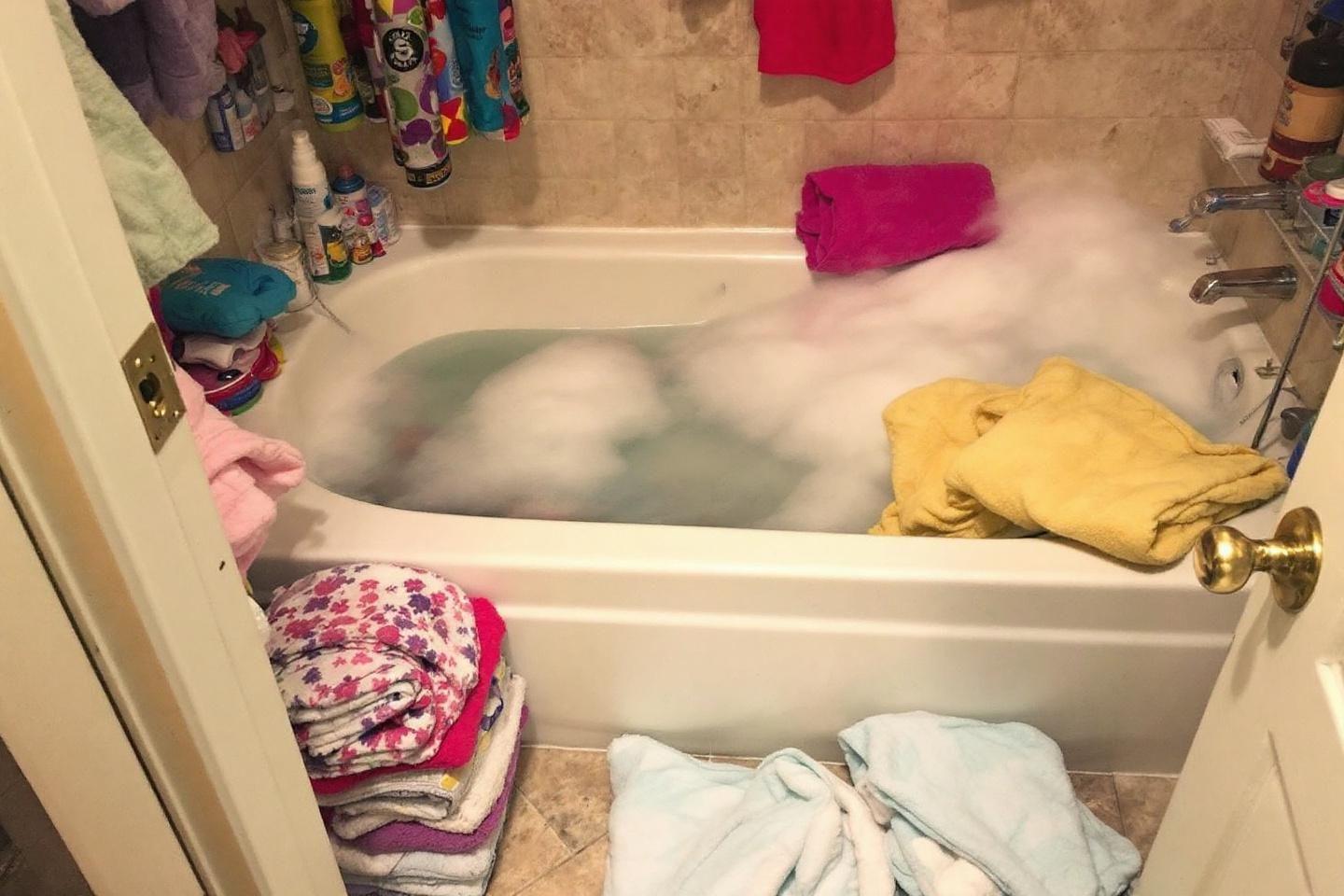 Comment boucher une baignoire sans bouchon : 3 astuces faciles