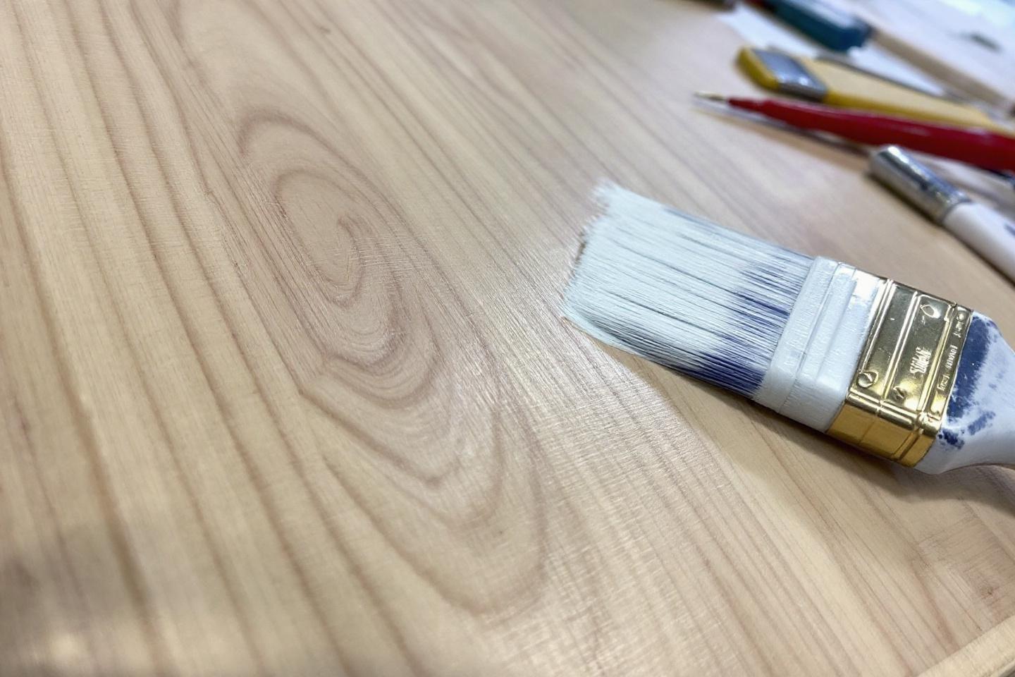 Comment peindre des portes de placard : techniques et astuces