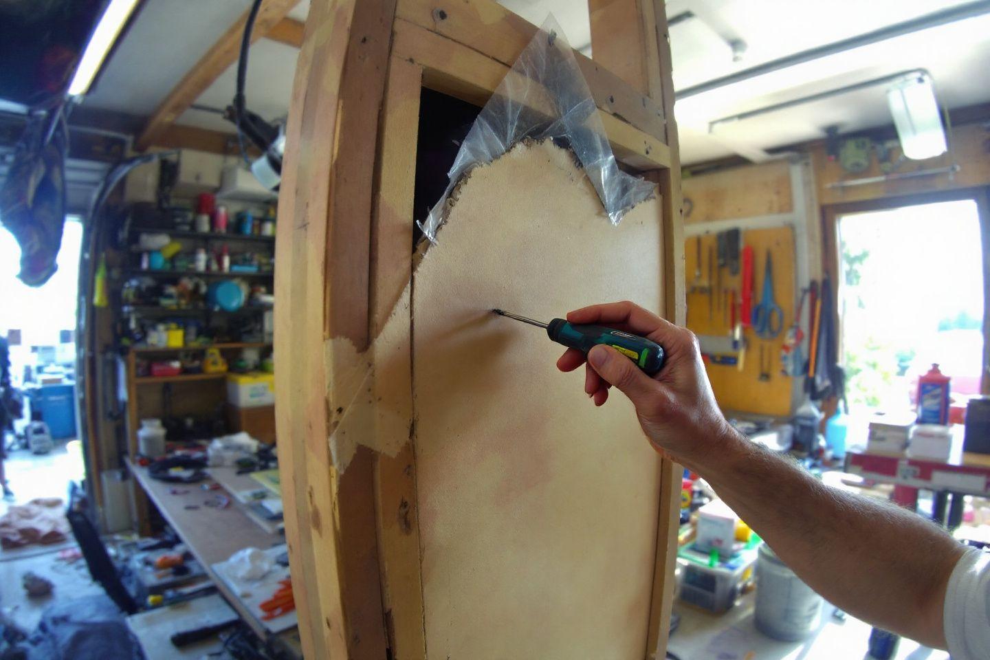 Comment enlever des chevilles d'un mur proprement et facilement