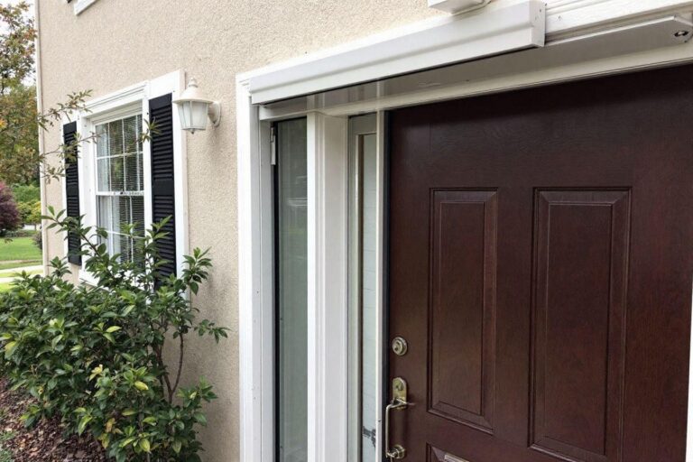 Comment installer un ferme-porte hydraulique : guide complet