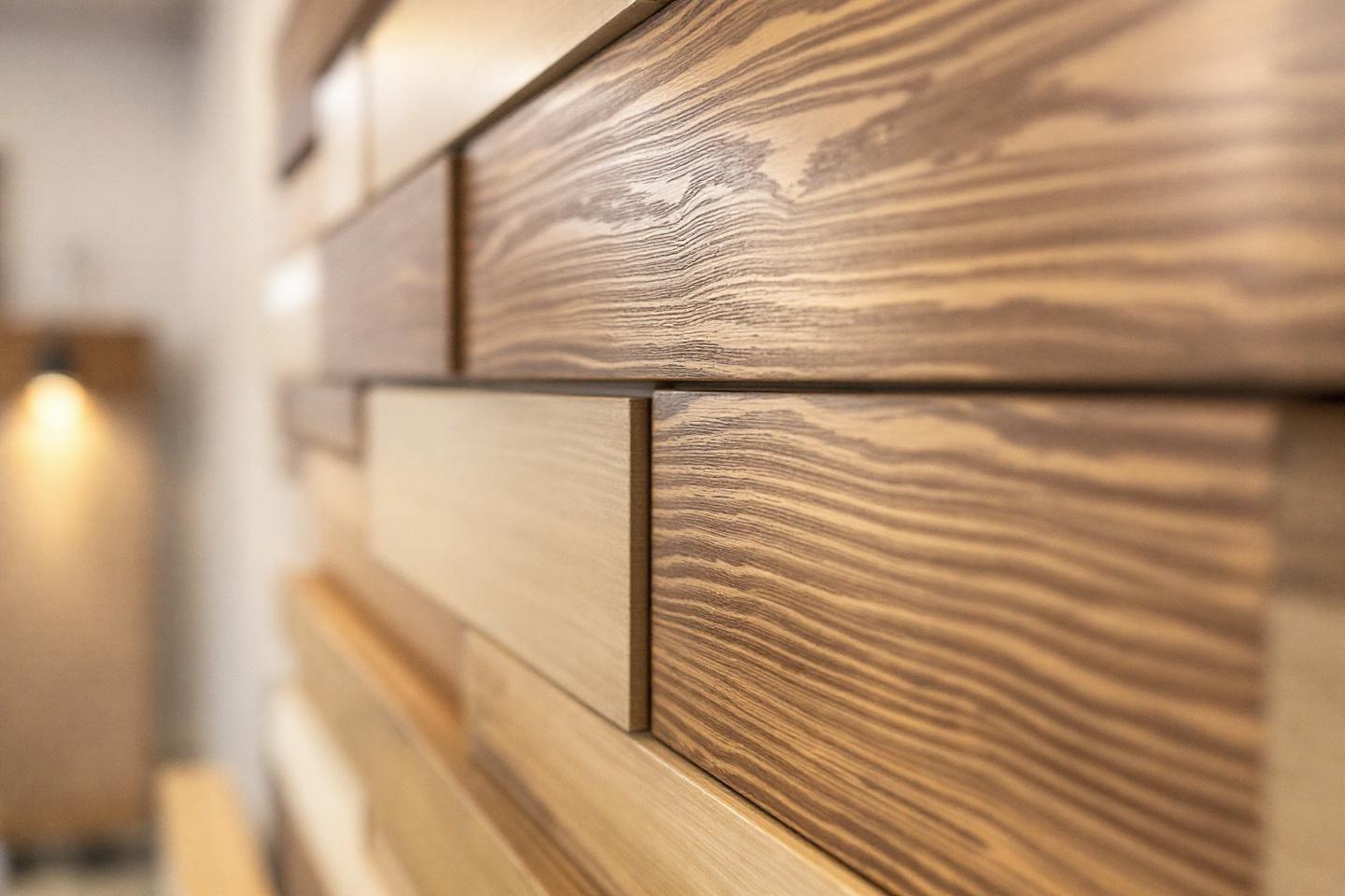 Que mettre entre les poutres d'un plafond : 5 solutions pratiques